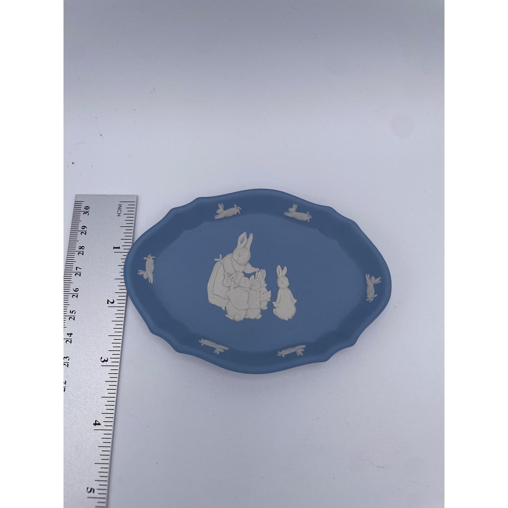 RARE Wedgwood Peter Rabbit Jasperware Blue Oval Trinket Dish Beatrix Potter - Picture 5 of 8